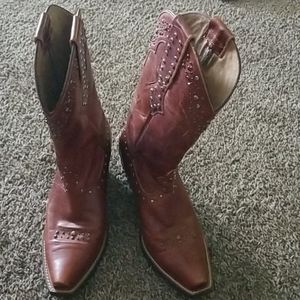 Women's cowboy boots